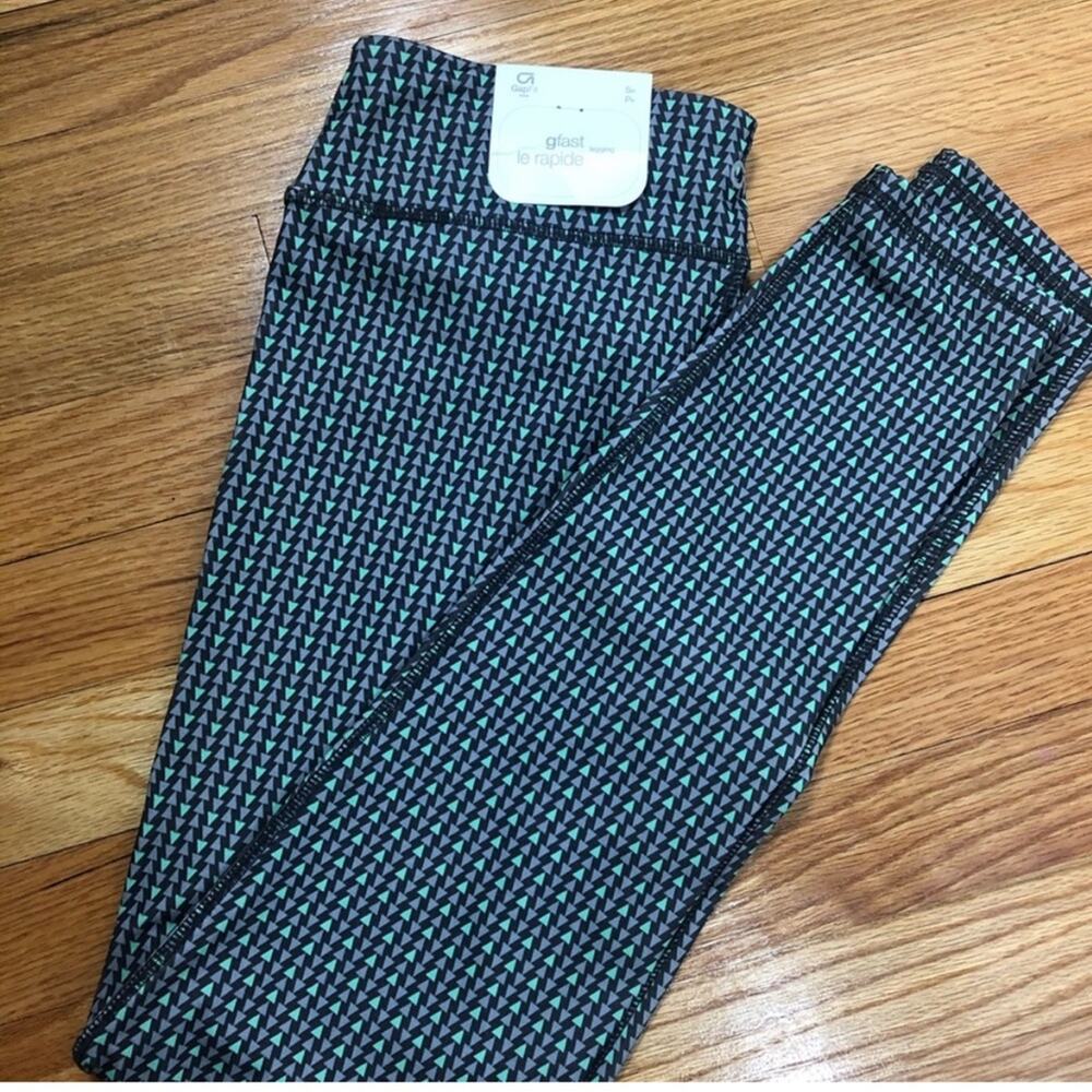 NWT gap gfast triangle printed leggings